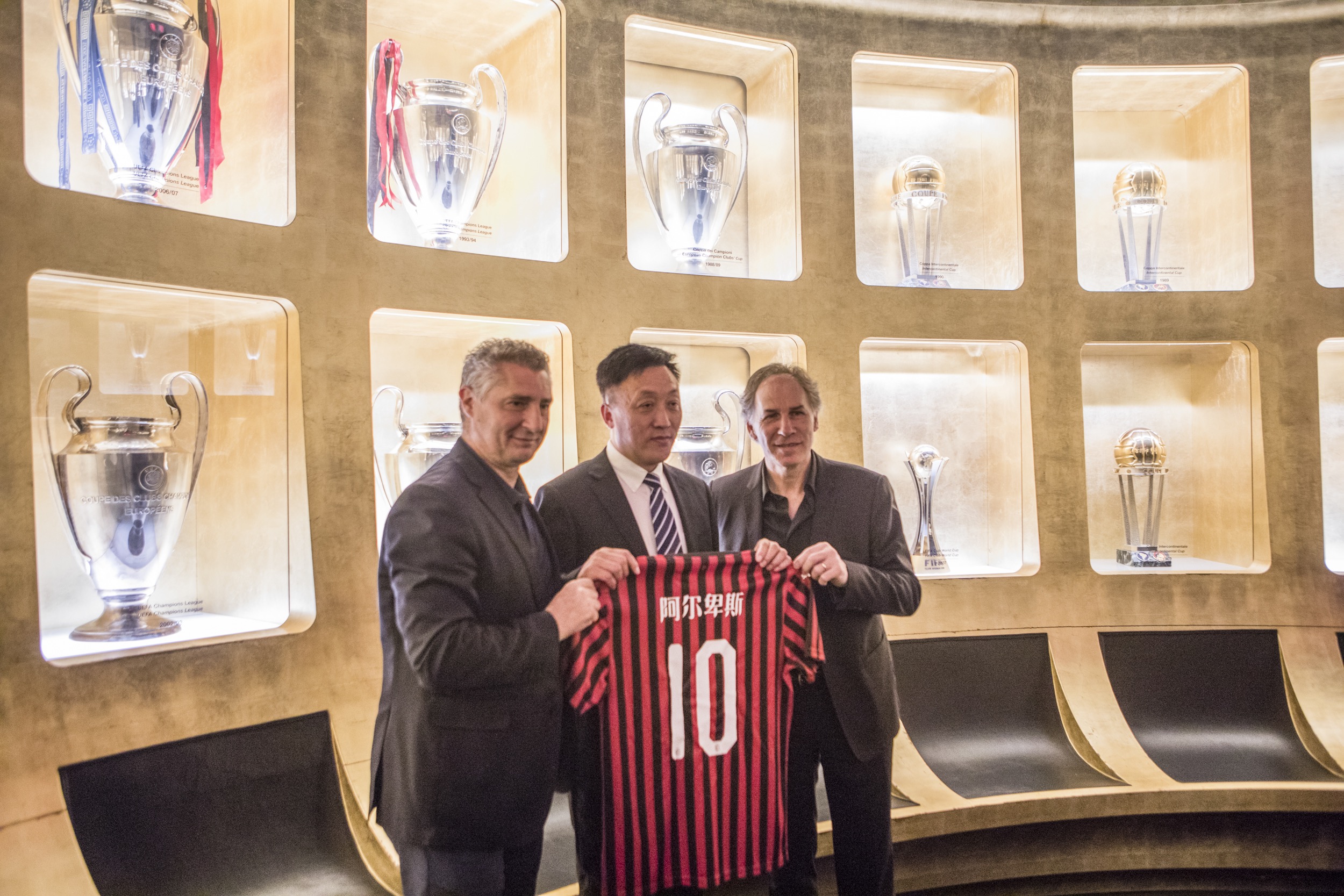 孔令辉现状：赌场风波前程尽毁，如今低调生活，开了紫砂壶工作室