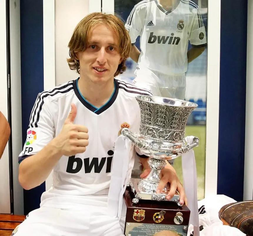 国家德比维尼修斯不满被换后，阿隆索让米利唐去跟他谈谈